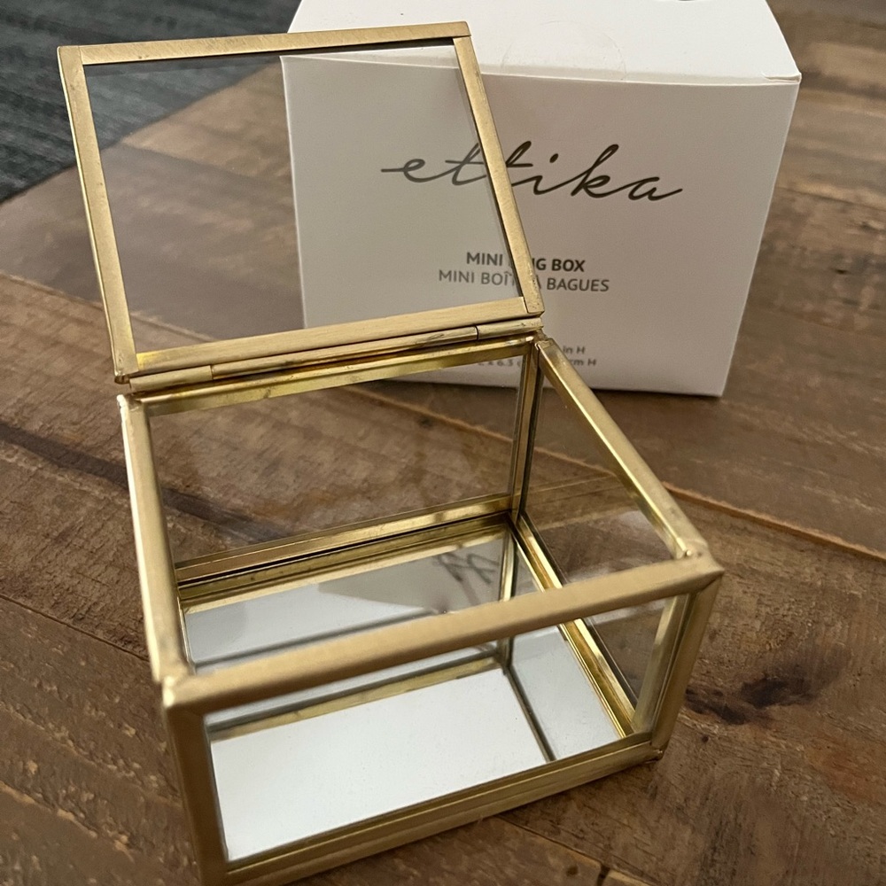 NIB Ettika mini ring box - gold tone